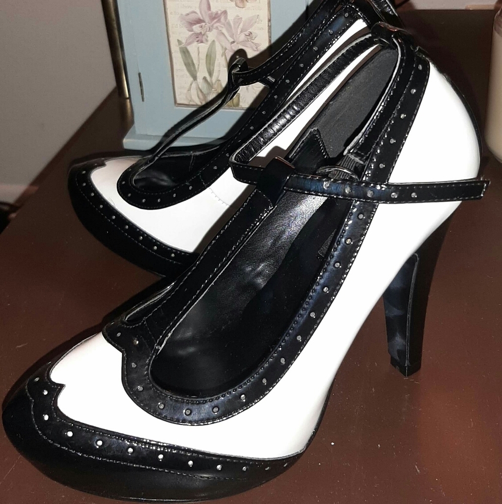 Pin up couture heels